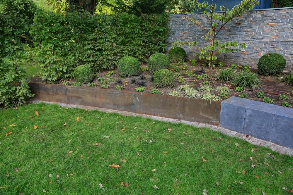 Metallarbeiten aus CorTen Stahl für einen Garten in Hannover