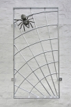 Feuerverzinkter Stahl - Fenstergitter mit Bronzespinne