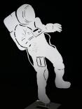 Astronaut aus 3 mm Stahlblech, weiß lackiert