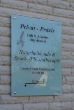 Info Schild aus Glas für eine Privat-Paxis