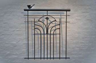 Franz. Balkon, verzinkter Stahl mit Schmuckornamenten, lackiert